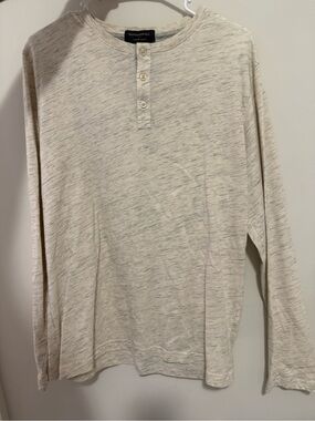 Banana Republic Men's Long Sleeve Henley in Heathered Cream